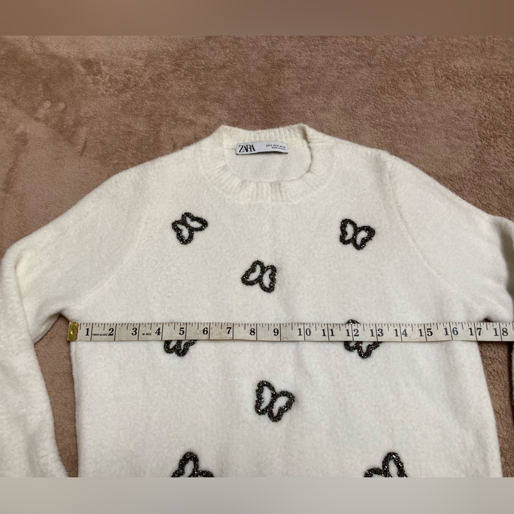 Zara White Sweater with Black Accents - Picture 5 of 10